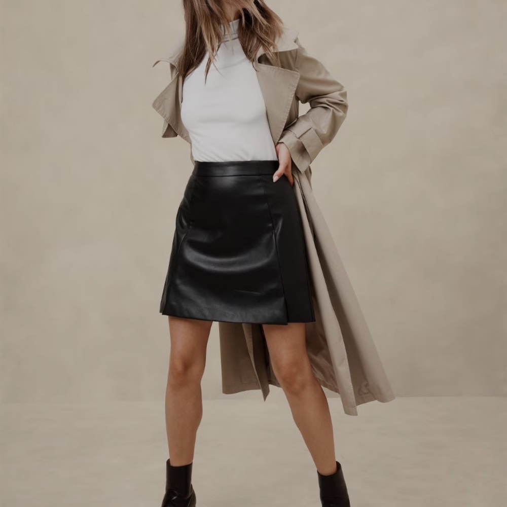 Banana Republic vegan leather mini skirt